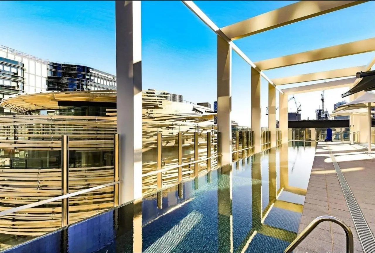 Darling Harbour 2BR Condo with Pool (Harbour St, Haymarket)