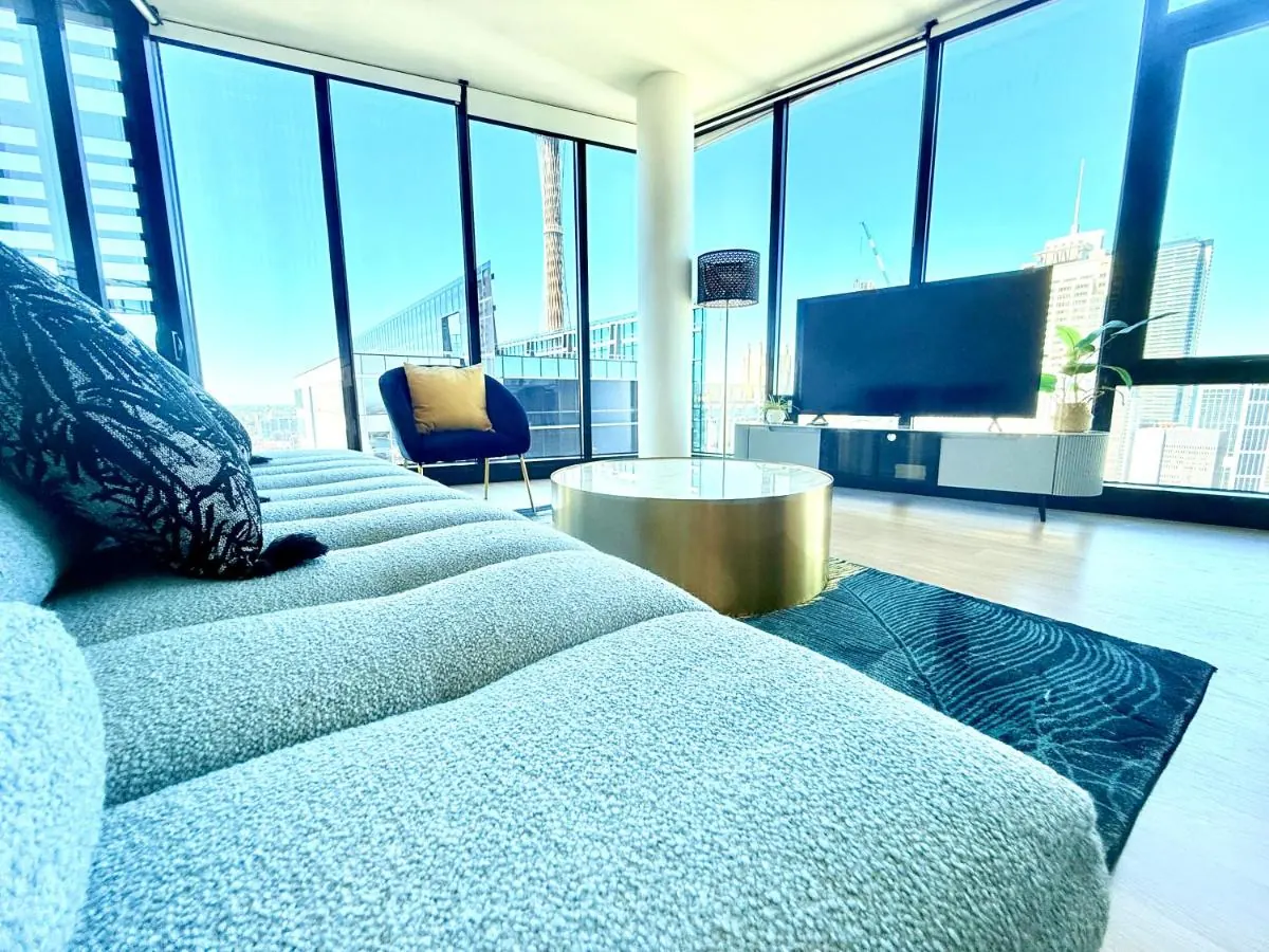 Sydney CBD Top-Level 2BR Condo - Amazing City View, Pool & Gym (York St)