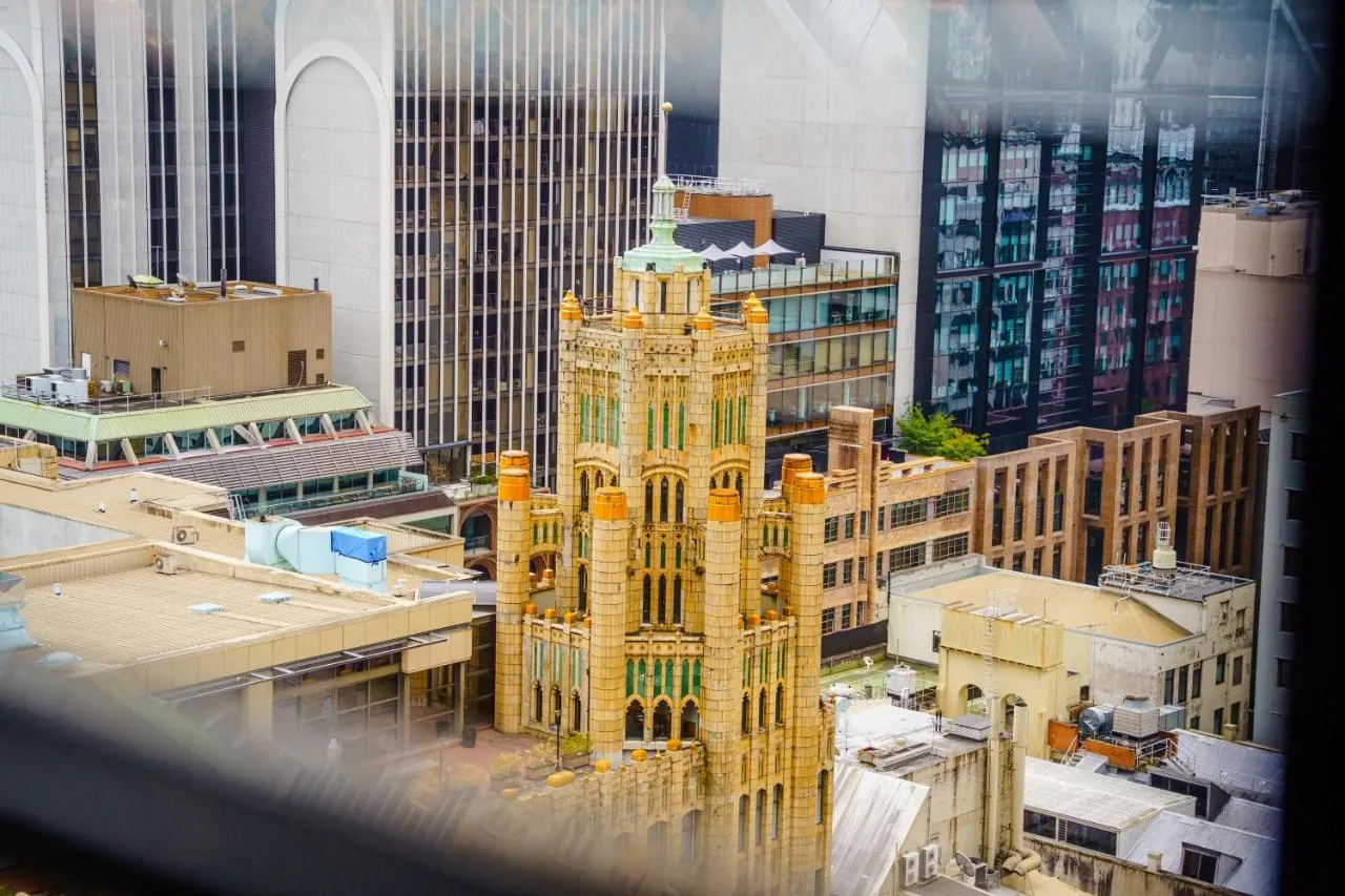 Sydney CBD High-Level 2BR/2Bath Condo - City View, Pool & Gym (York St)